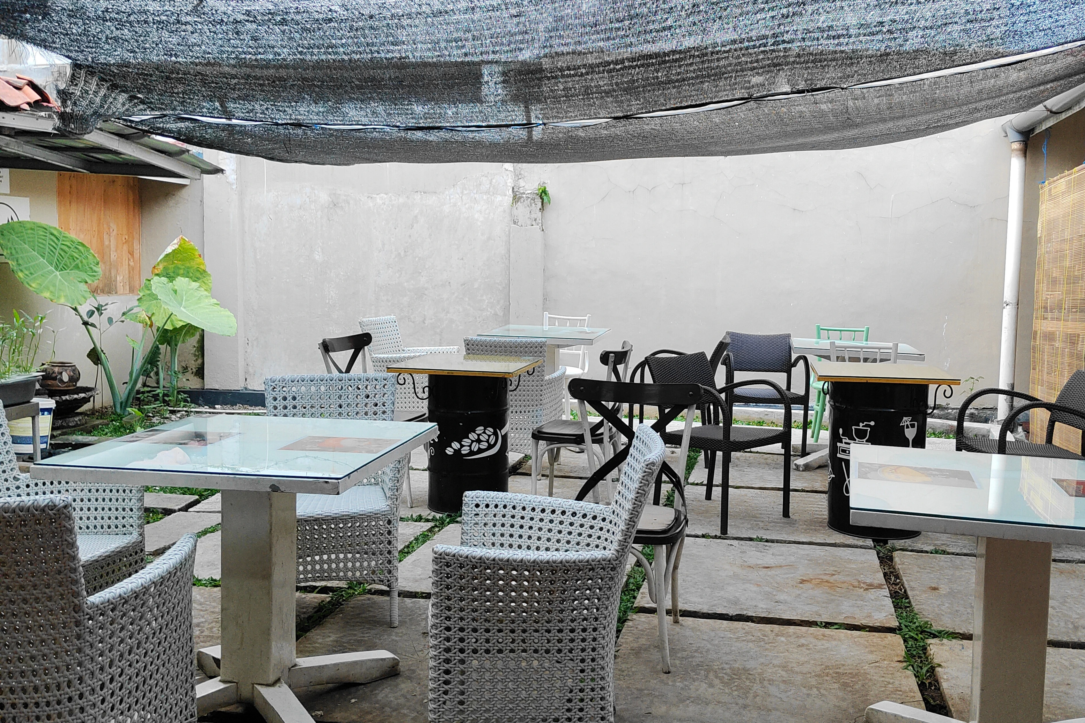 Tempat Santai Terbuka